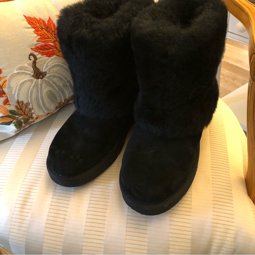 Ugh Patten Boots Size 8 Black Fur Lined